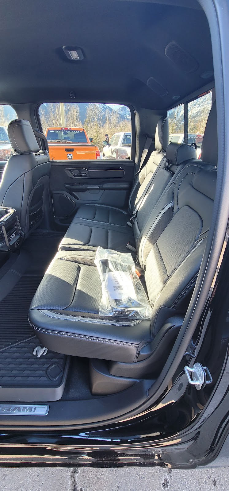 Canmore Chrysler Dodge Jeep Ram | 101 Bow Valley Trail, Canmore, AB T1W 1N8, Canada | Phone: (403) 678-5881