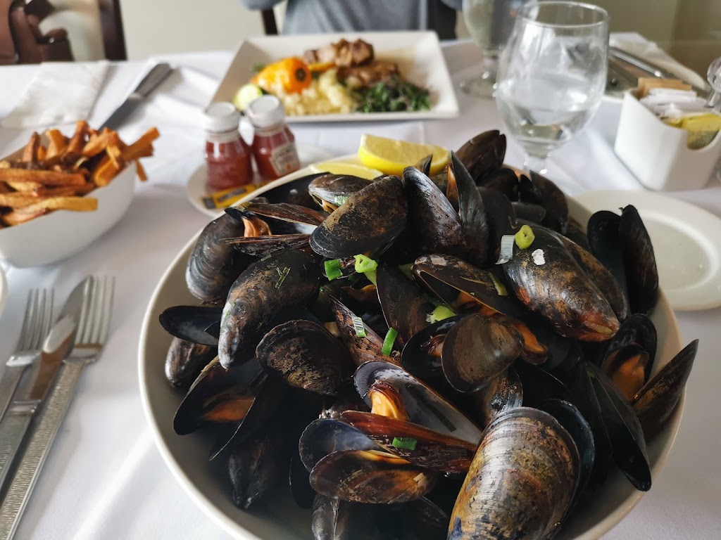 Restaurant/ Salle à manger La Griffe | 171 Rue Fraser, Rivière-du-Loup, QC G5R 1E2, Canada | Phone: (418) 867-2554