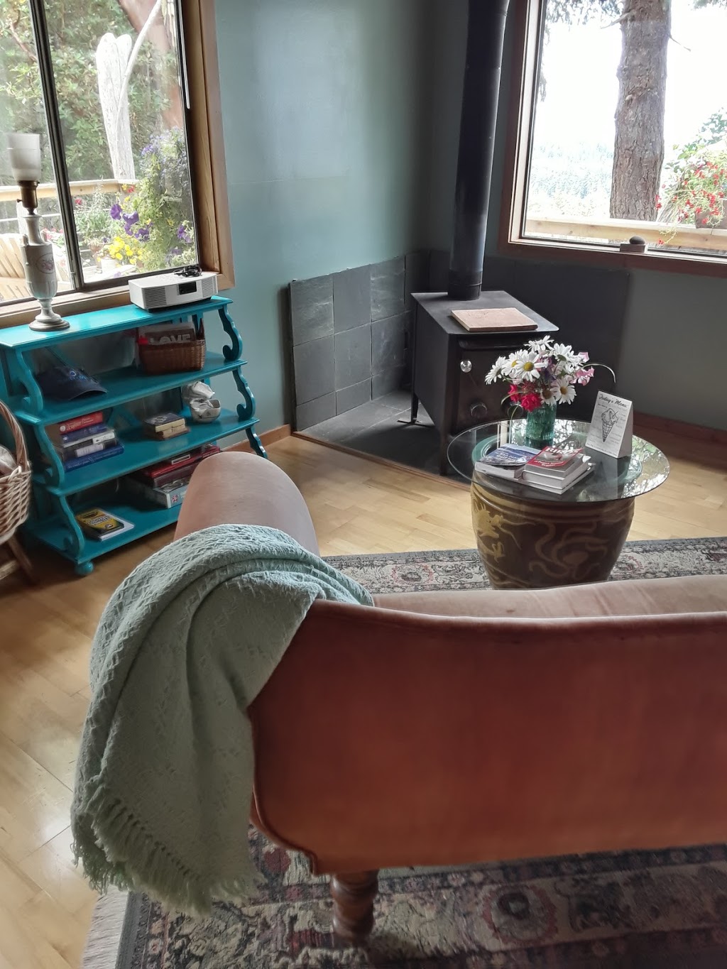Robin Song Retreat | 247 Robin Song Ln, Eastsound, WA 98245, USA | Phone: (206) 714-3348
