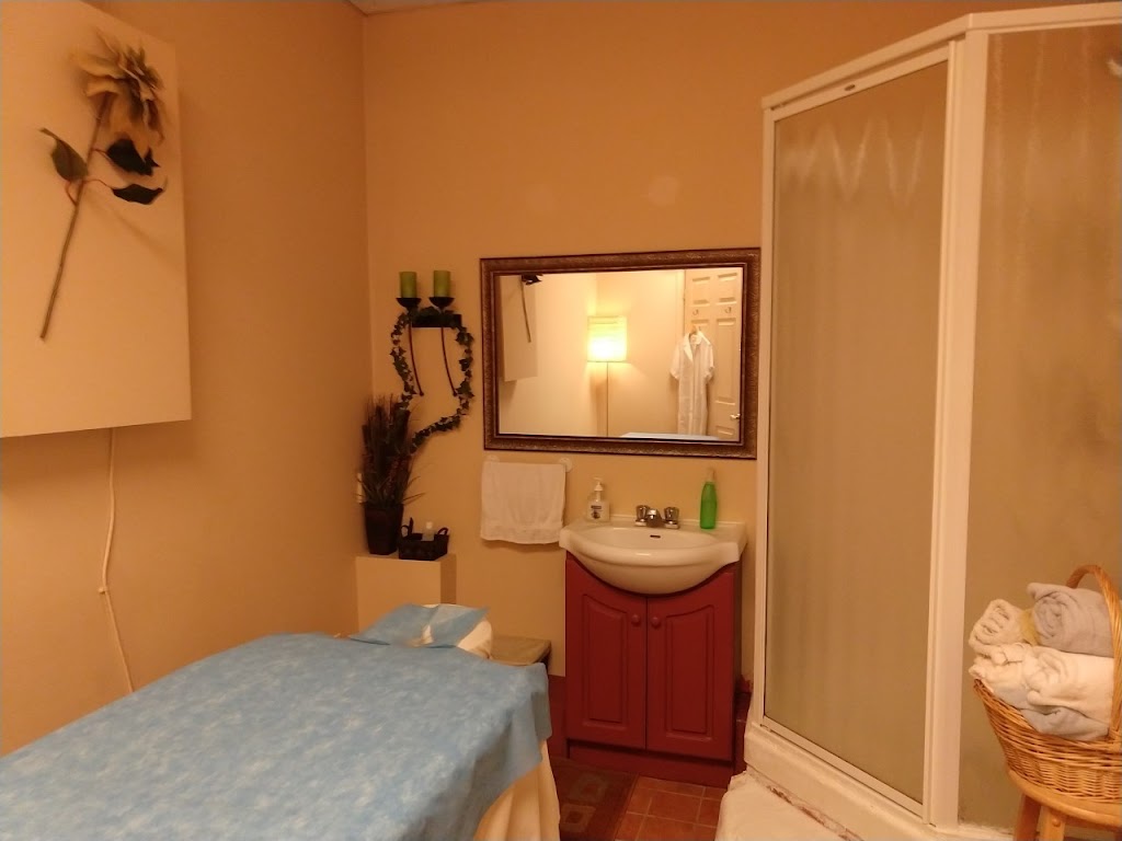 Massage letoile magique | 2120 Av Francis-Hughes, Laval, QC H7S 1N7, Canada | Phone: (450) 668-3222