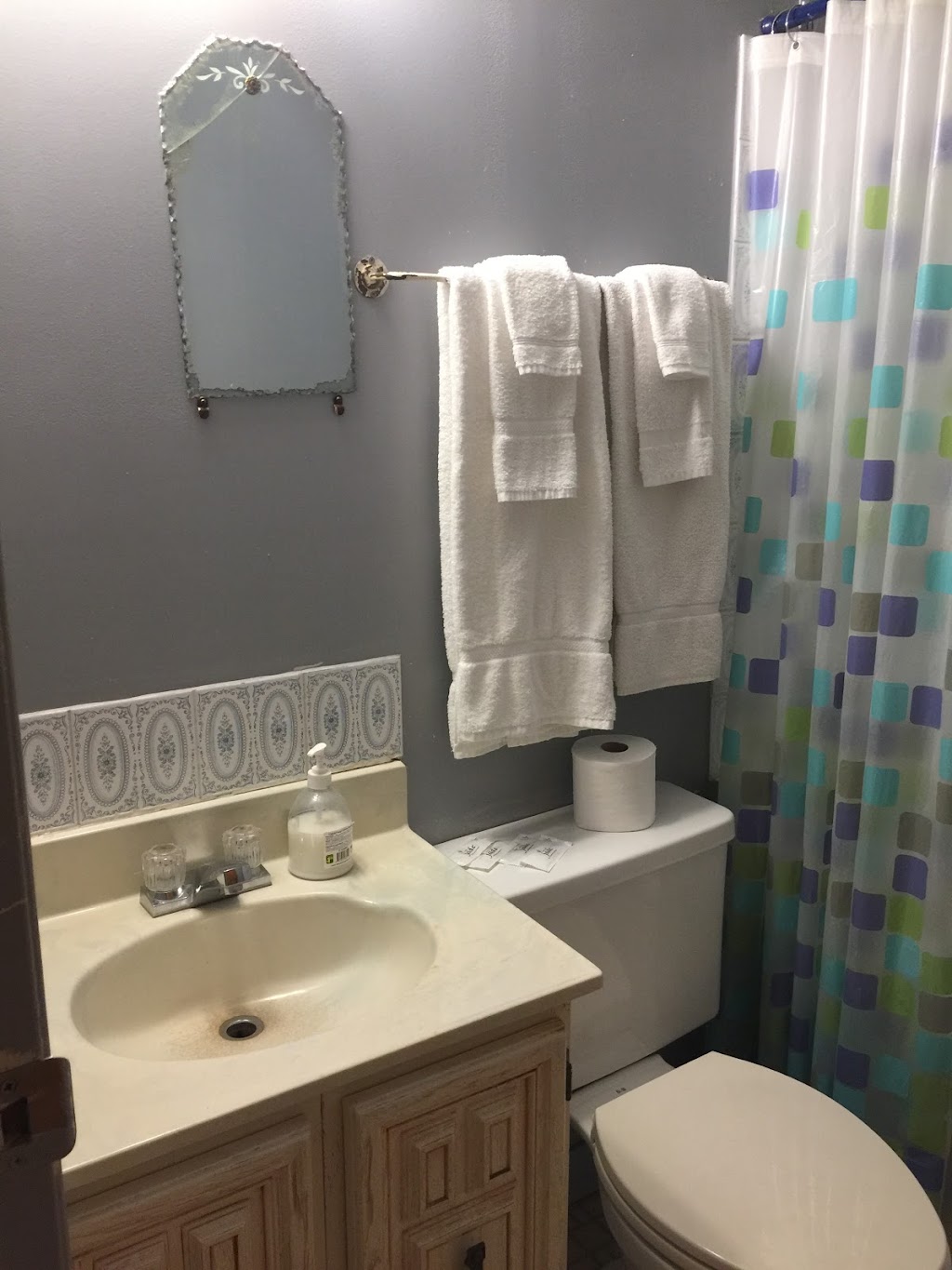 Hotel Dinosaur & Newcastle Bar | 1220 Newcastle Trail, Drumheller, AB T0J 0Y2, Canada | Phone: (403) 823-7606