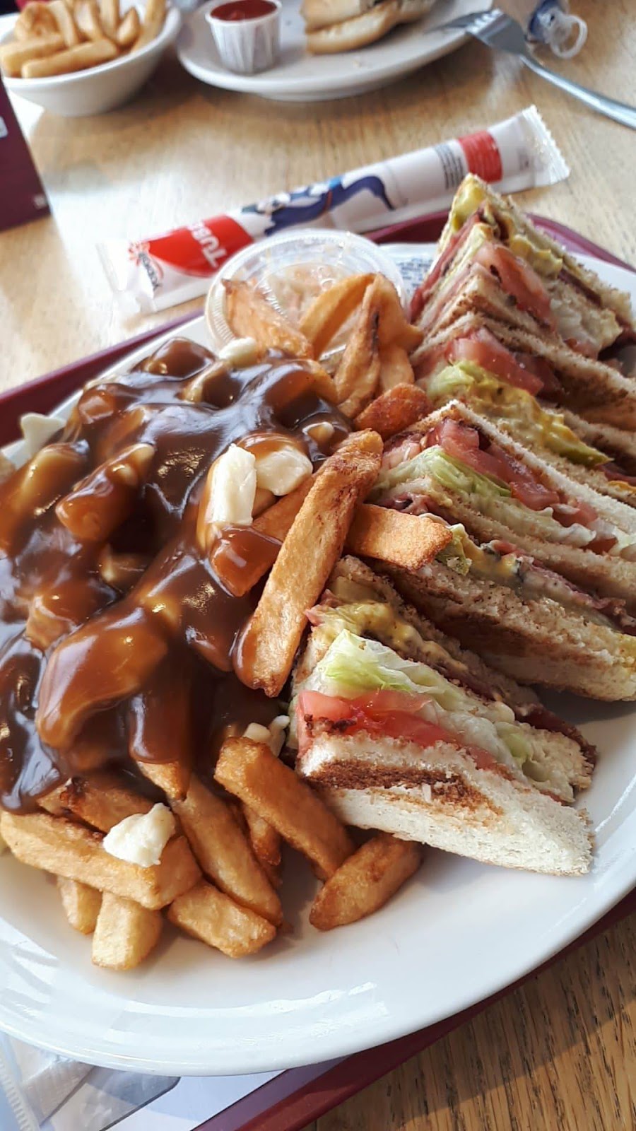 Casse-Croute Chez Lizon | 420 QC-273, Saint-Apollinaire, QC G0S 2E0, Canada | Phone: (418) 881-3063