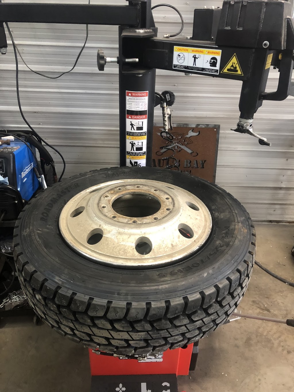 Royal Mechs Auto | 4603 Bank St, Gloucester, ON K1T 3W6, Canada | Phone: (613) 890-8639