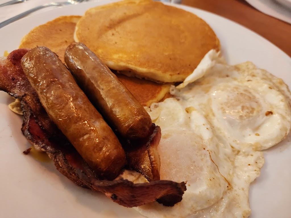 Barnes Family Restaurant | 7447 Longwoods Rd, London, ON N6P 1L2, Canada | Phone: (519) 652-6767