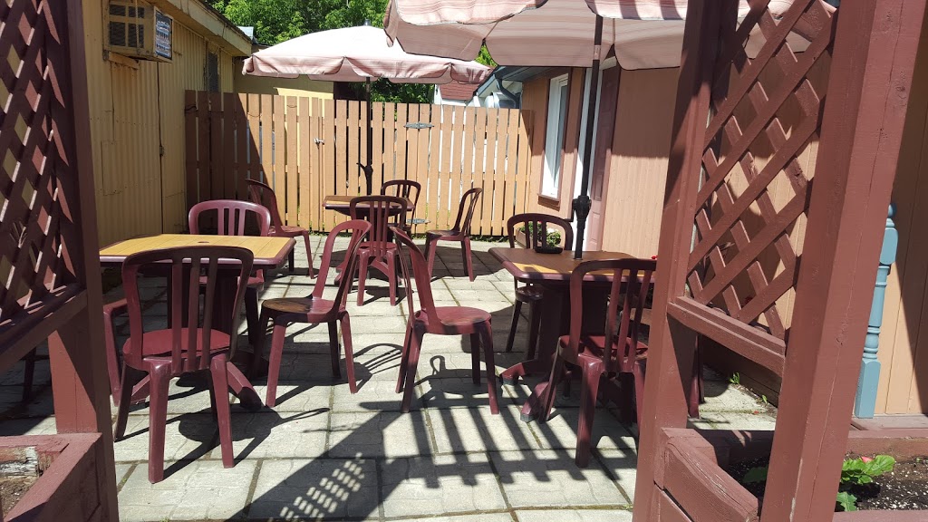 PTite Maison (La) | 144 Rue Notre Dame, Maniwaki, QC J9E 2J2, Canada | Phone: (819) 449-6290