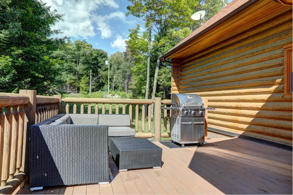 Chalet no. 81 by Fiddler Lake Resort® (Cerf-Deer) | 15 Chem. du Grand-Pic, Mille-Isles, QC J0R 1A0, Canada | Phone: (800) 721-0371