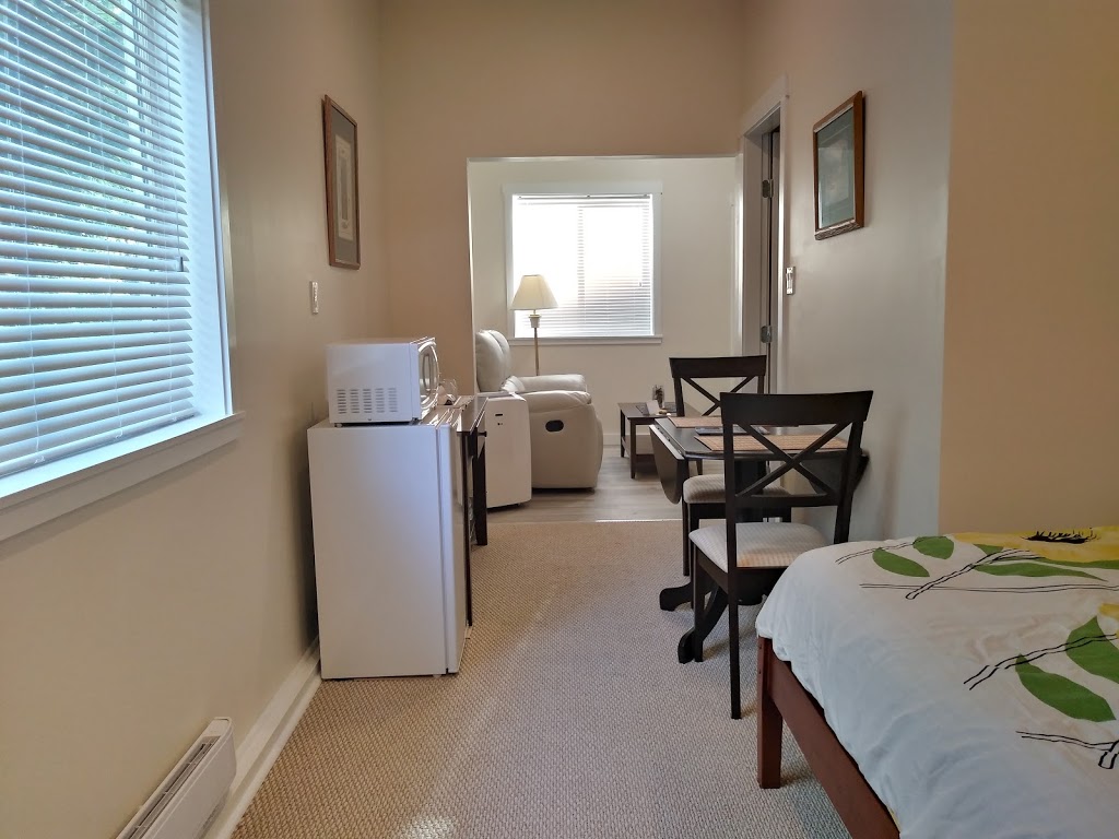 LADYSMITH OCEAN SUITES | 2-606 Farrell Rd, Ladysmith, BC V9C 1W9, Canada | Phone: (250) 924-0882