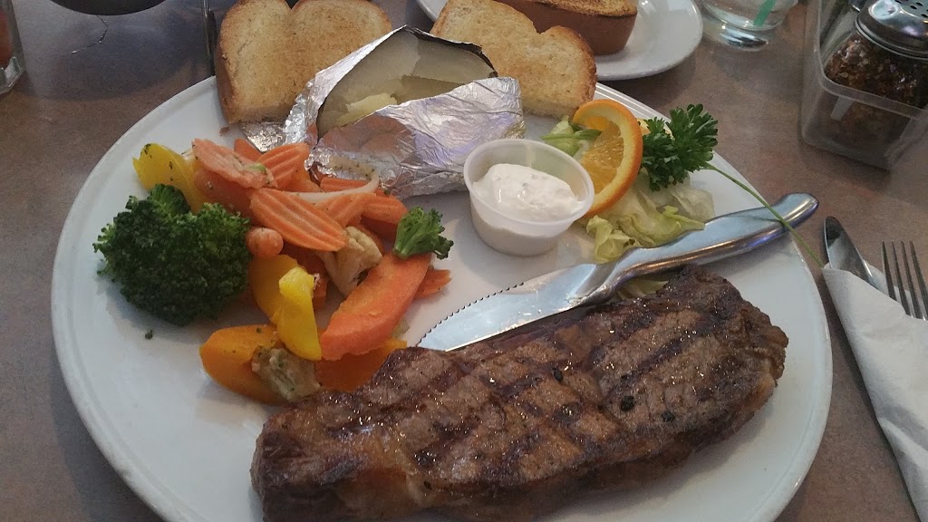 Capital Pizza & Steakhouse | 7640 144 Ave NW, Edmonton, AB T5C 2R7, Canada | Phone: (780) 476-1281