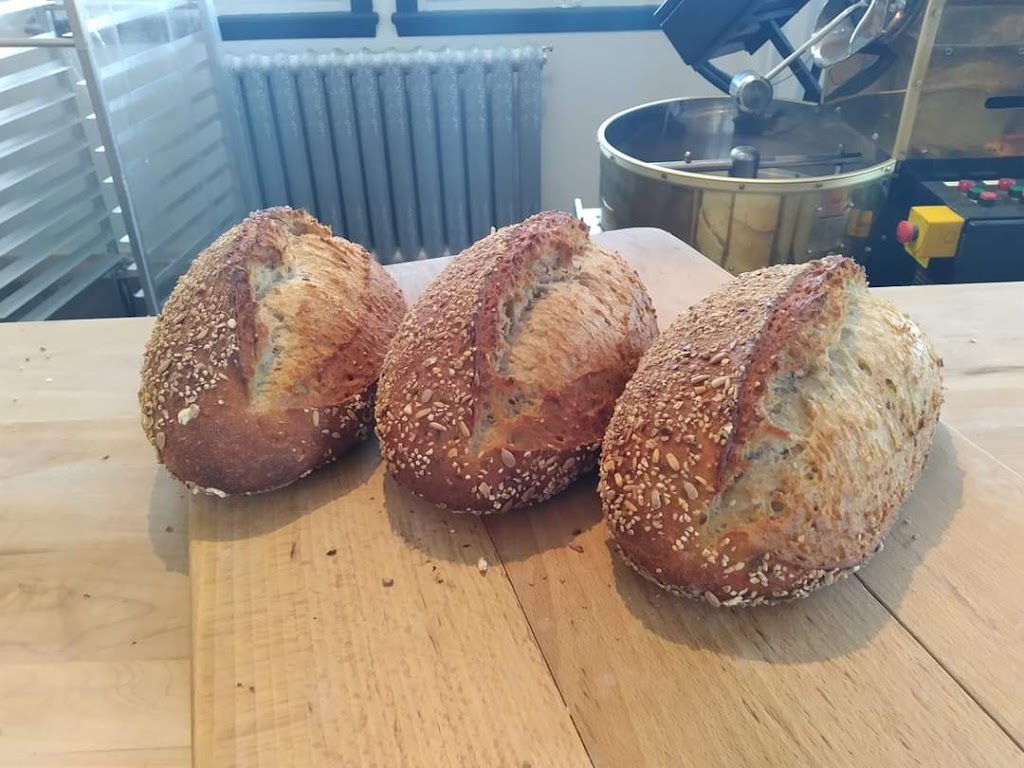 Boulangerie Fleur de Farine | 455 A Av. du Foyer, Saint-Alexandre-de-Kamouraska, QC G0L 2G0, Canada | Phone: (418) 970-0701