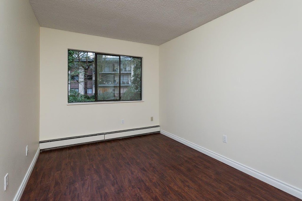 Carrigan place Apartments | 3836 Carrigan Ct, Burnaby, BC V3N 4P7, Canada | Phone: (604) 243-8727