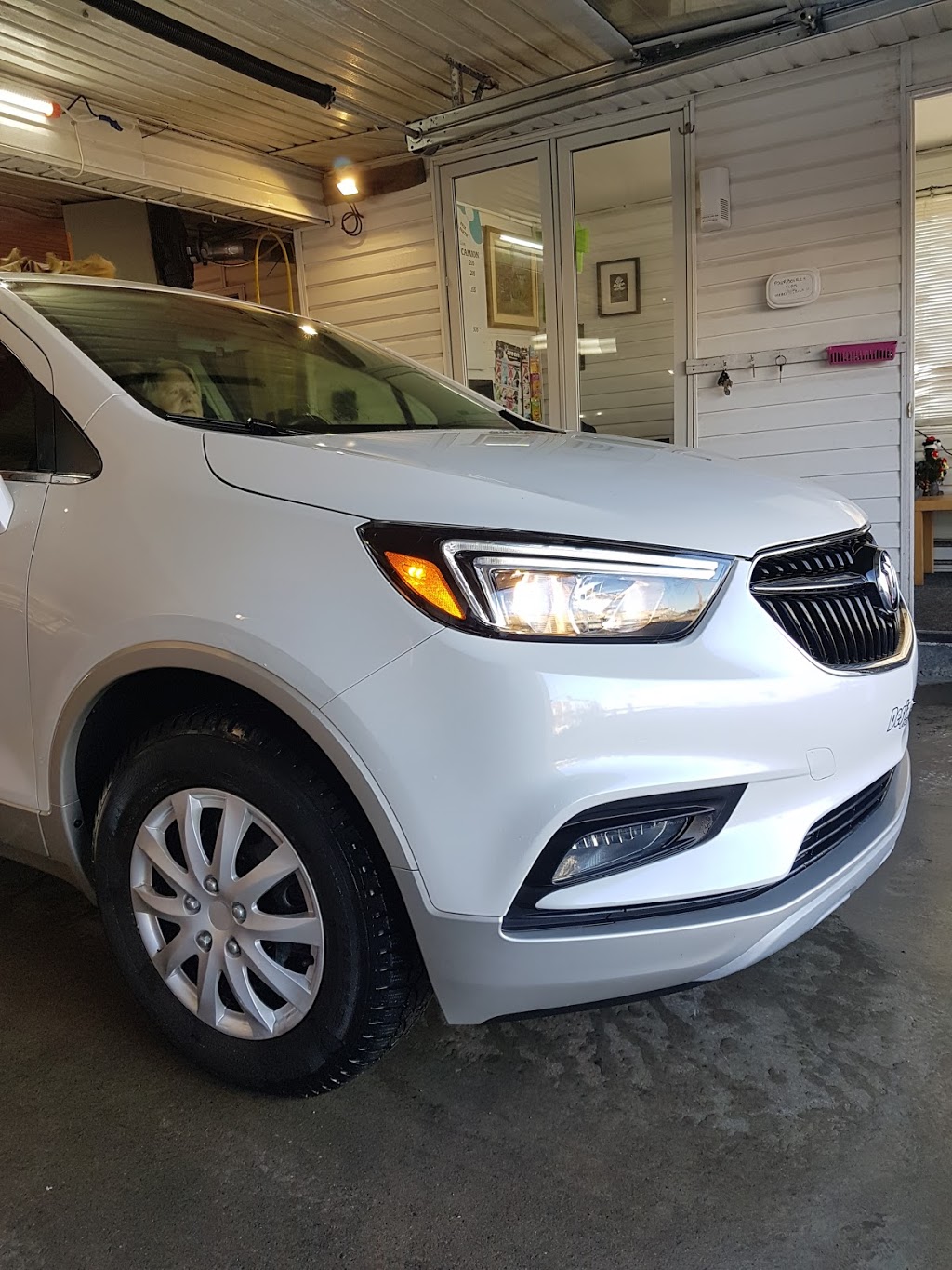 Lave-Auto Alex | 124 Rue St Pierre, Saint-Constant, QC J5A 2G9, Canada | Phone: (450) 635-4422