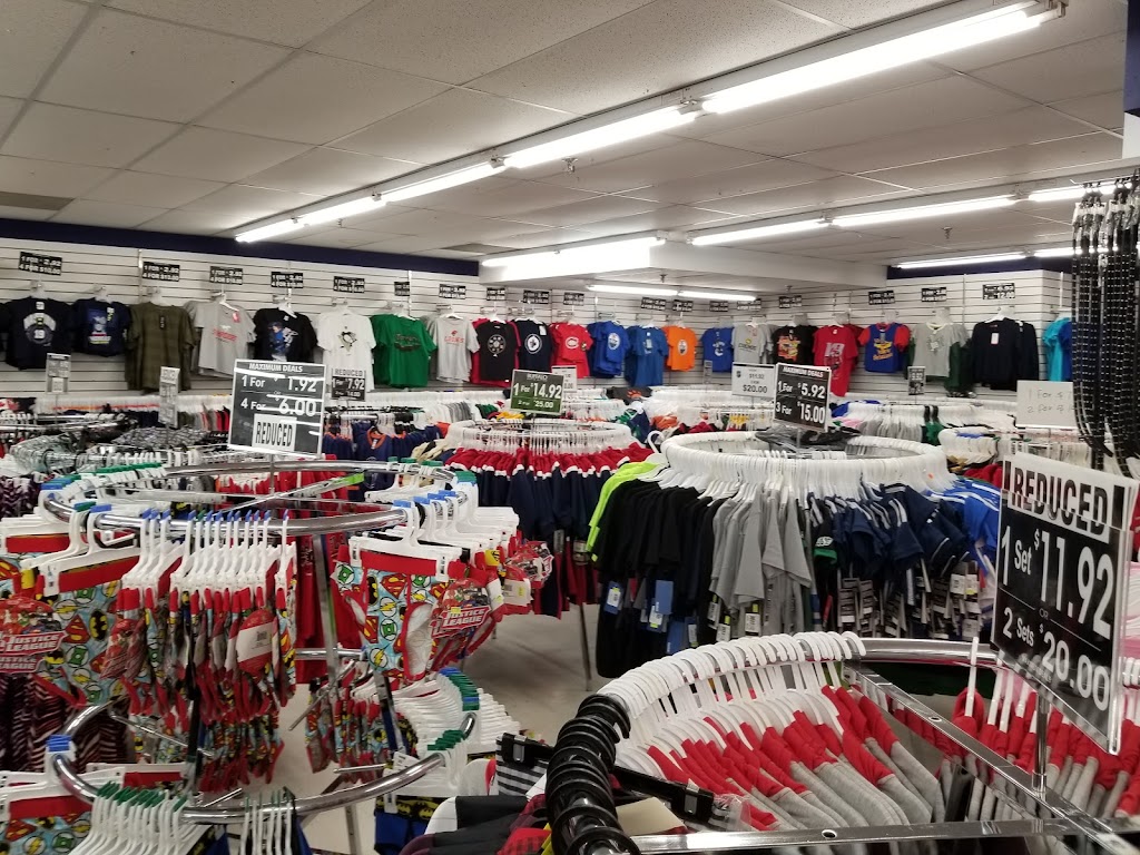 Maximum Deals | 4141 Dixie Rd, Mississauga, ON L4W 1V5, Canada | Phone: (905) 624-6111