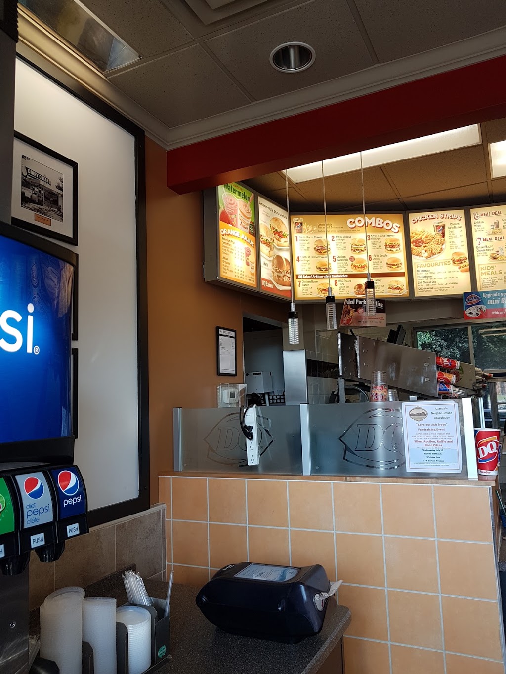 Dairy Queen | 371 Yonge St, Barrie, ON L4N 4C9, Canada | Phone: (705) 722-7797