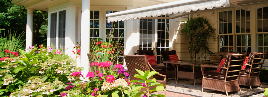 Jans Awning Products | 4361 Harvester Rd, Burlington, ON L7L 5M4, Canada | Phone: (905) 335-3733