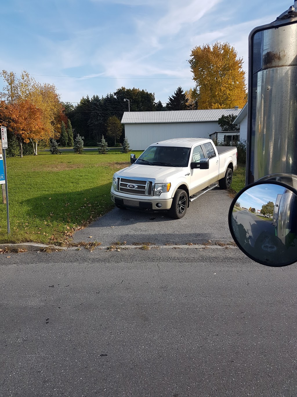 Flying J Truck Stop | 569 Rue Principale, Sainte-Hélène-de-Bagot, QC J0H 1M0, Canada | Phone: (450) 791-2232