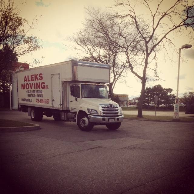 Aleks Moving Company Milton Movers | 350 Martin St, Milton, ON L9T 2R6, Canada | Phone: (289) 815-1386