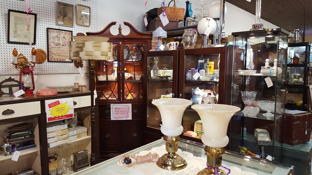 Almonte Antiques & Collectibles | 26 Mill St, Almonte, ON K0A 1A0, Canada | Phone: (613) 256-1512