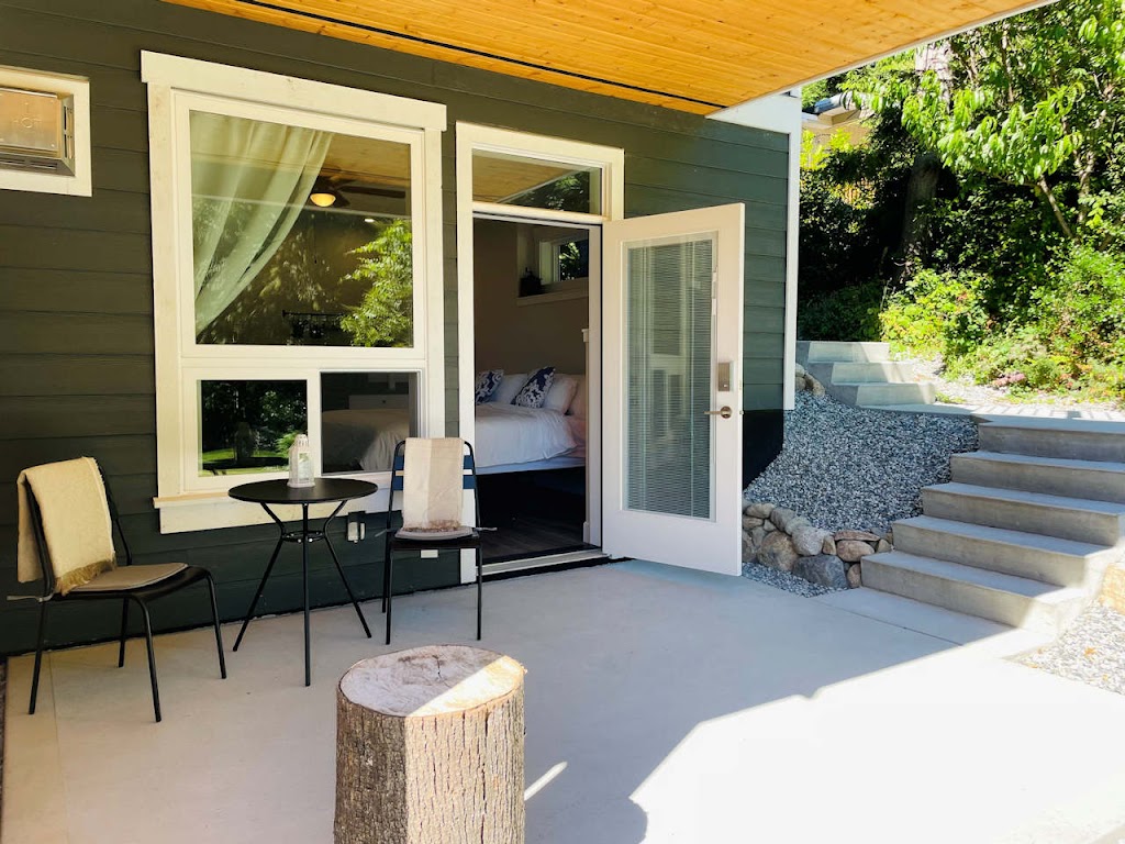 Corcra House Bed & Breakfast | 1999 Coach Rd, Roberts Creek, BC V0N 2W6, Canada | Phone: (778) 808-3100