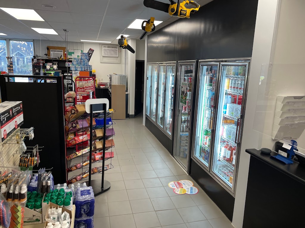 Dépanneur Les ptits Larouche | 254 Chem. Principal, Sainte-Jeanne-dArc, QC G0W 1E0, Canada | Phone: (418) 276-7527