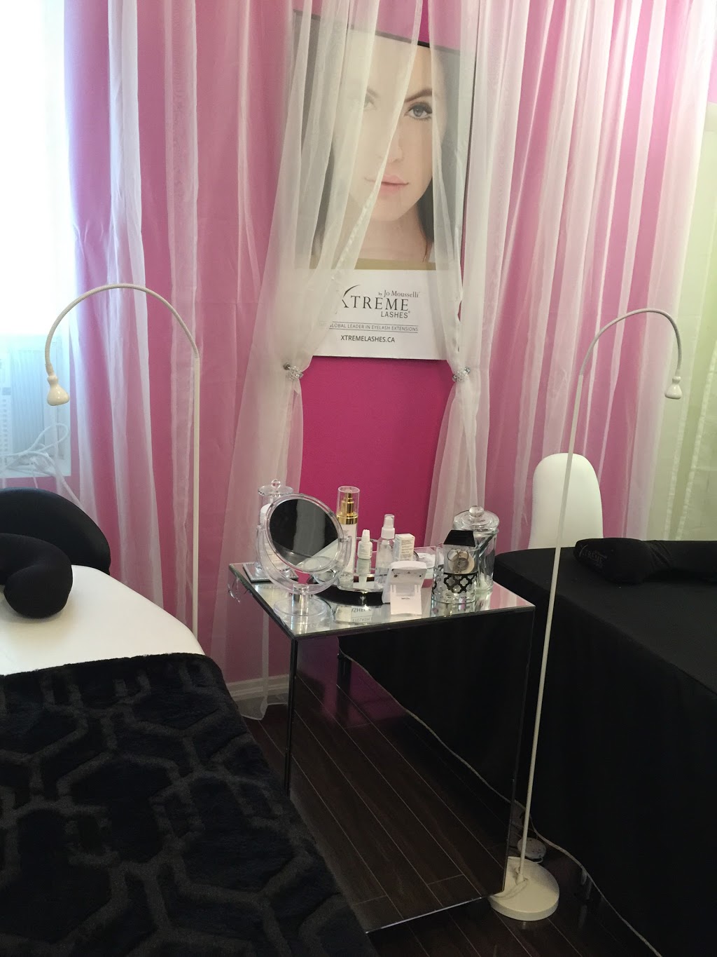 Luxury Lash Studio | 336 Kingston Rd, Toronto, ON M4L 1T7, Canada | Phone: (289) 980-2545