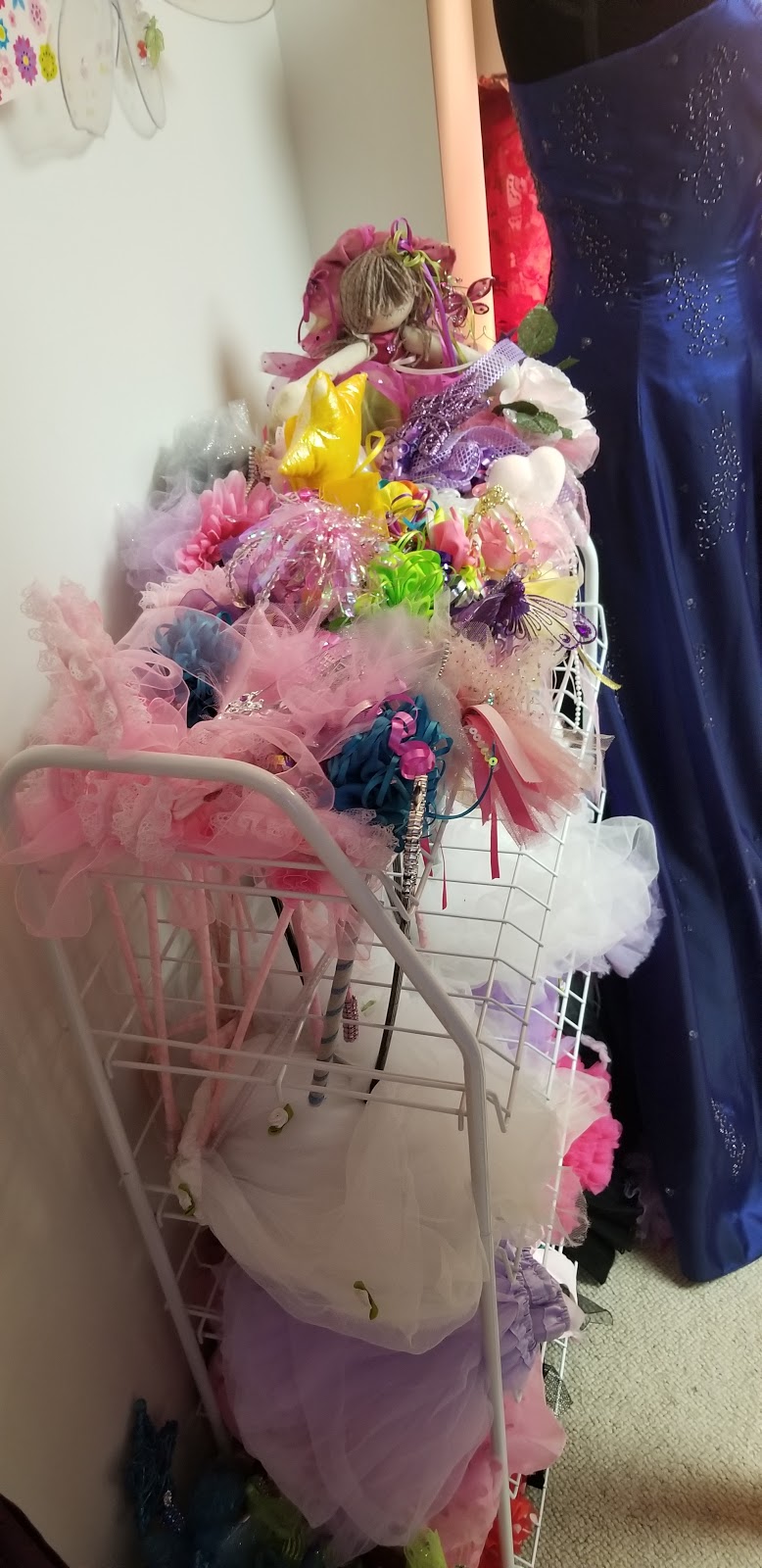 The Land of the Glass Slipper | 9 Old Oak Ln, Orangeville, ON L9W 4A9, Canada | Phone: (519) 215-0950