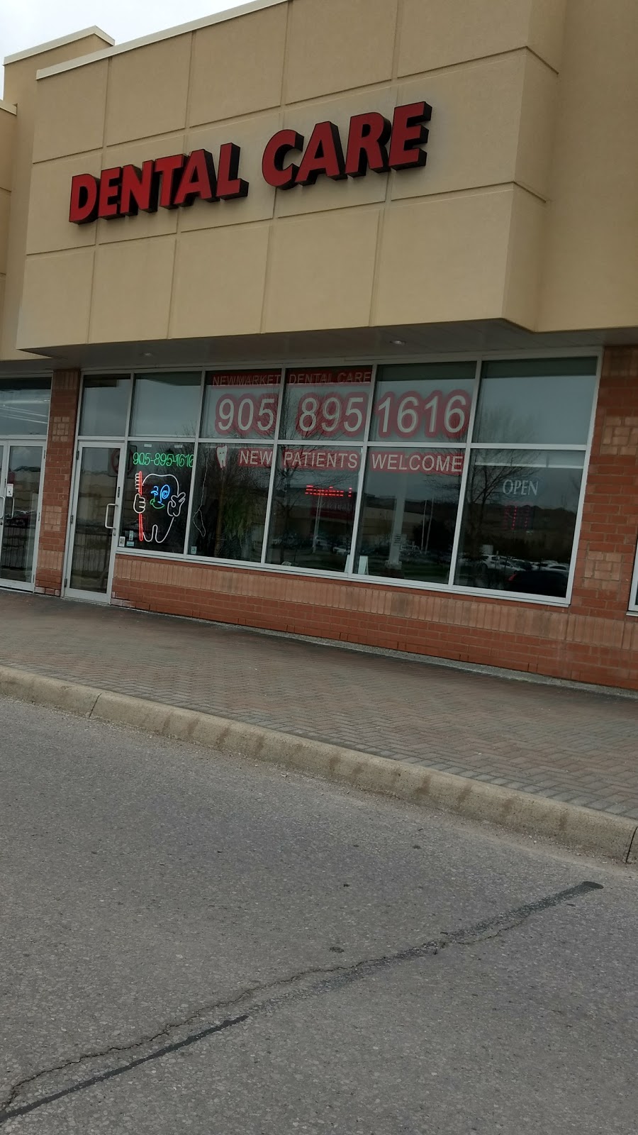 Newmarket Dental Care | 17906 Yonge St #2, Newmarket, ON L3Y 8S1, Canada | Phone: (905) 895-1616