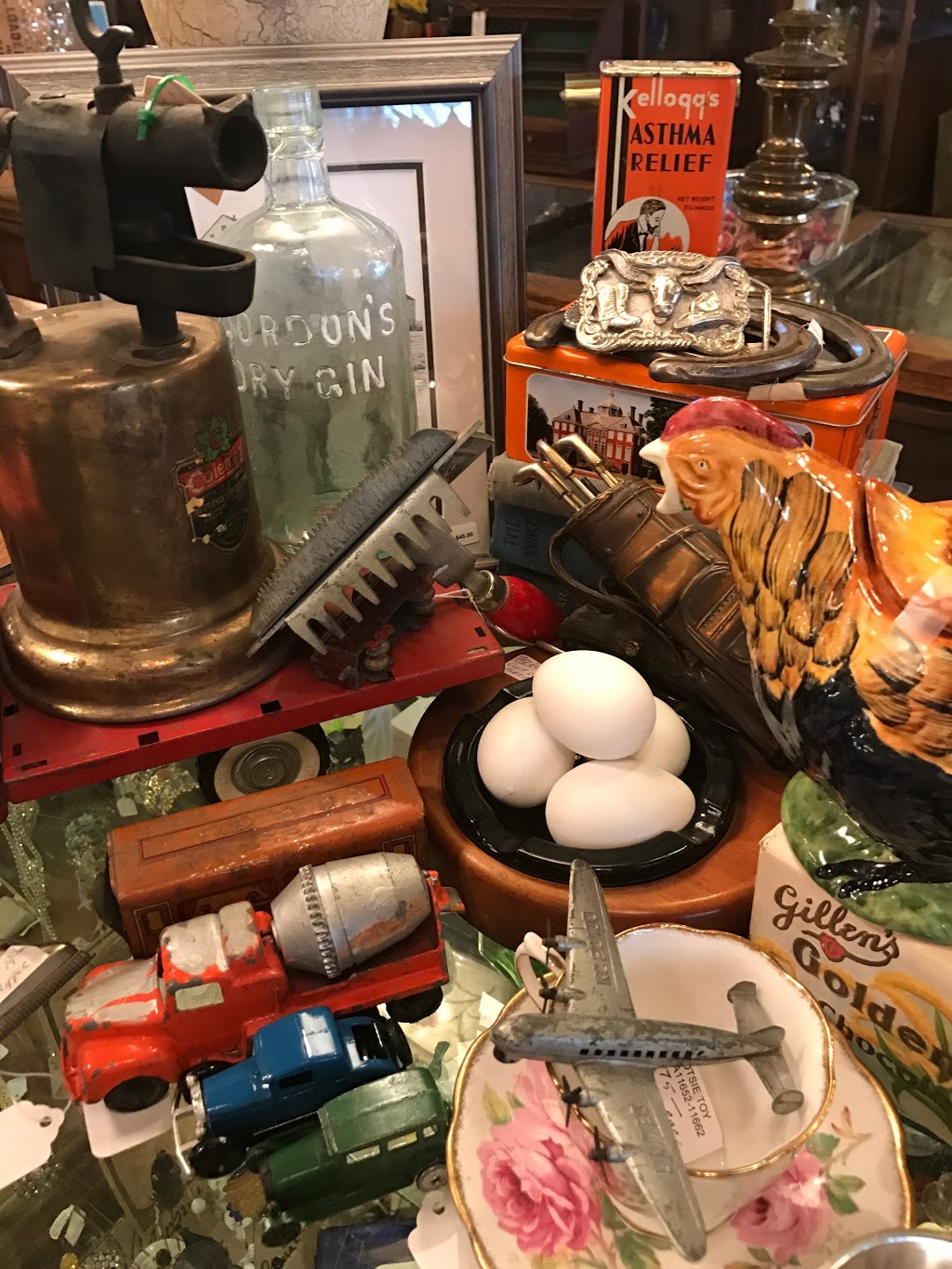 Sentimental Journey Antiques | home goods store | 1901 20 Ave, Nanton, AB T0L 1R0, Canada | 4036462439 OR +1 403-646-2439