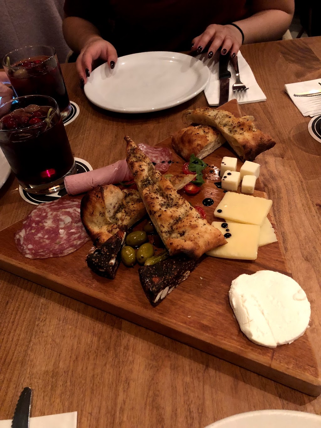 Lombardos Pizzeria & Ristorante | 1641 Commercial Dr, Vancouver, BC V5L 3Y3, Canada | Phone: (604) 251-2240