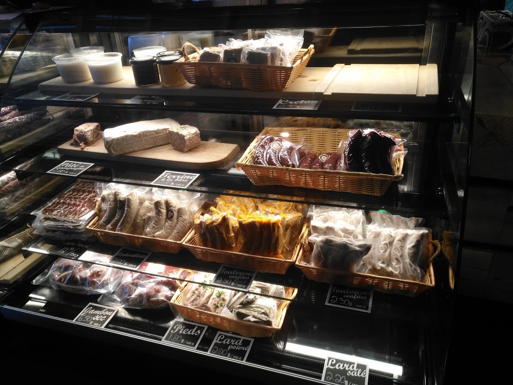 Les Cochons tout ronds | 192 QC-222, Racine, QC J0E 1Y0, Canada | Phone: (450) 532-2827
