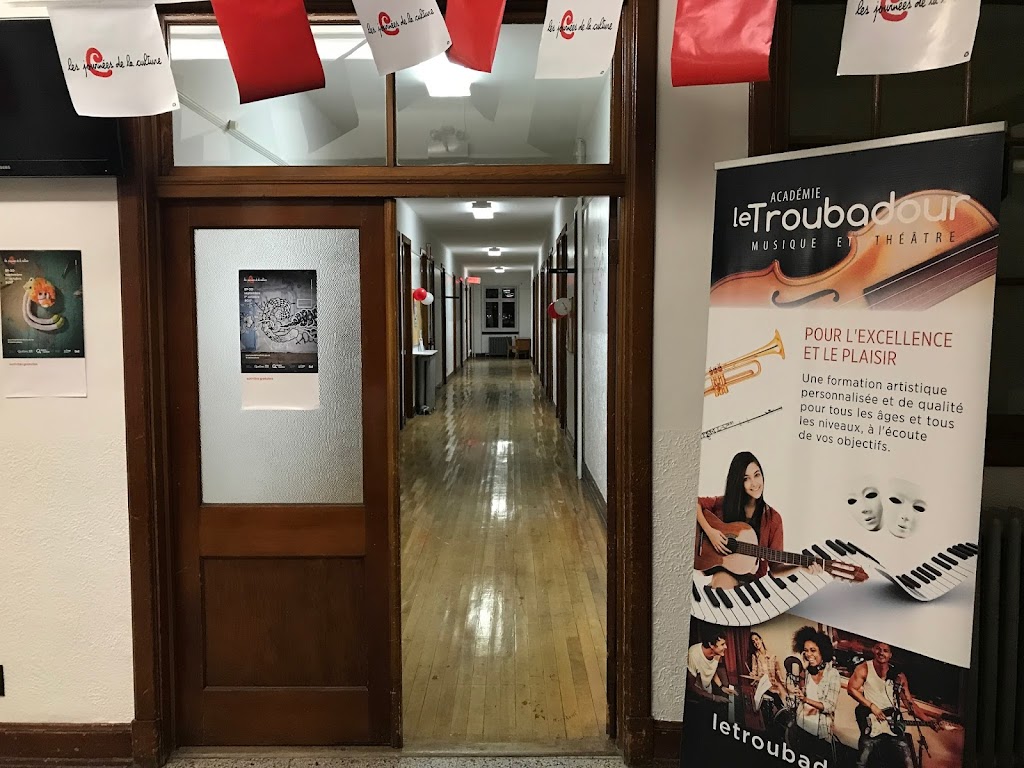Académie Le Troubadour (Centre-ville) | 114 Rue de la Cathédrale, Sherbrooke, QC J1H 4M1, Canada | Phone: (819) 791-5777