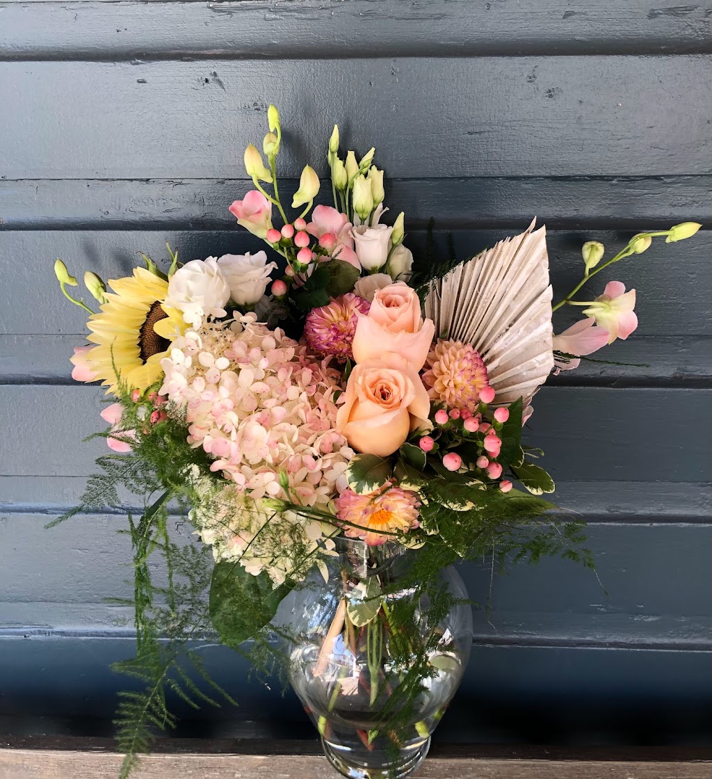 Attagirl! Blooms | 171 Midland Ave, Scarborough, ON M1N 4A4, Canada | Phone: (416) 830-7933