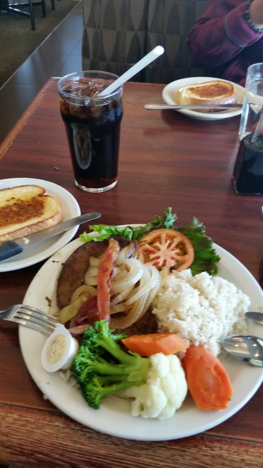 Smittys Family Restaurant | 28-312 Fifth Ave, Cochrane, AB T4C 2E3, Canada | Phone: (403) 981-1010