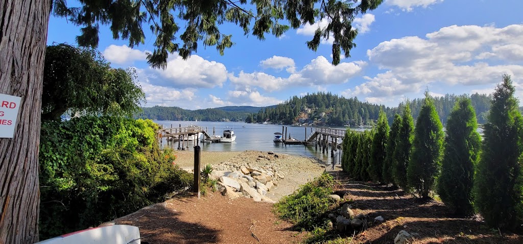 Bessie Beach | 2602 Panorama Dr, North Vancouver, BC V7G 1V5, Canada | Phone: (365) 618-6206