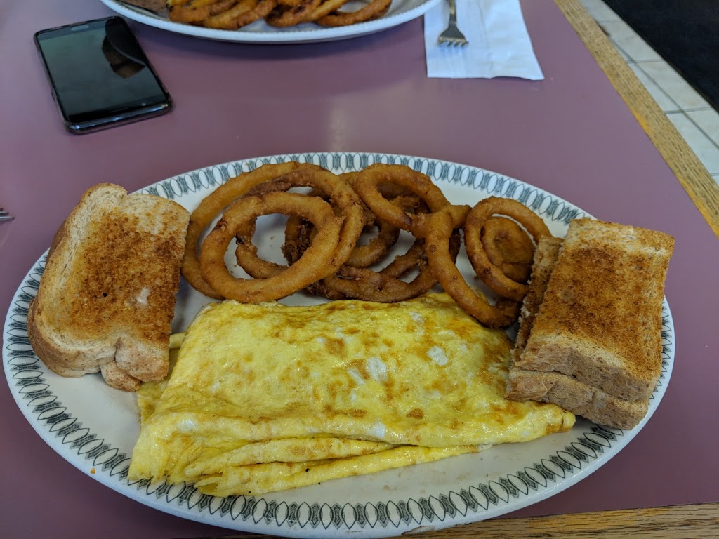 Roadside Country Diner | 85-89 River St, Sunderland, ON L0C 1H0, Canada | Phone: (705) 357-1413