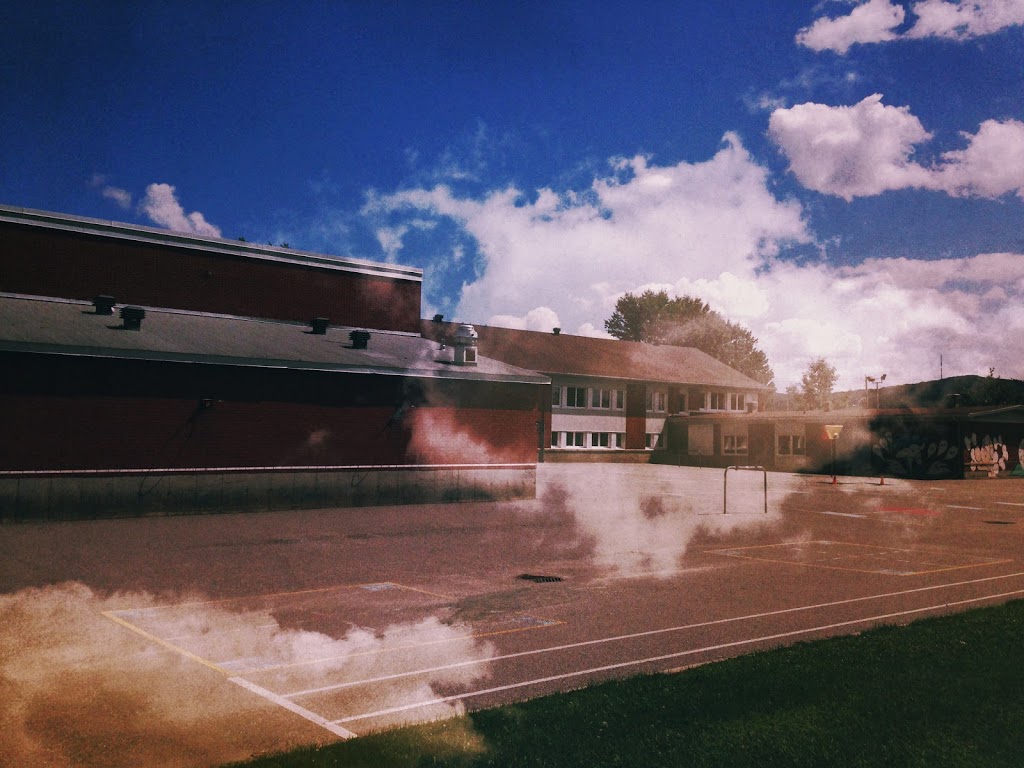 École Carillon | 43 Rue de Carillon, Sherbrooke, QC J1J 2K9, Canada | Phone: (819) 822-5682