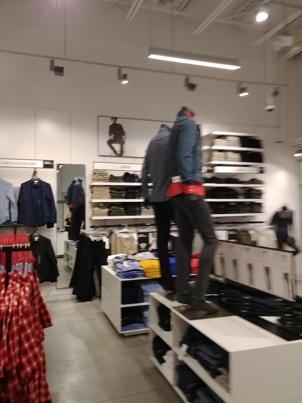 Calvin Klein Outlet | 3311 Simcoe 89 Unit #F90, Cookstown, ON L0L 1L0, Canada | Phone: (705) 458-1330