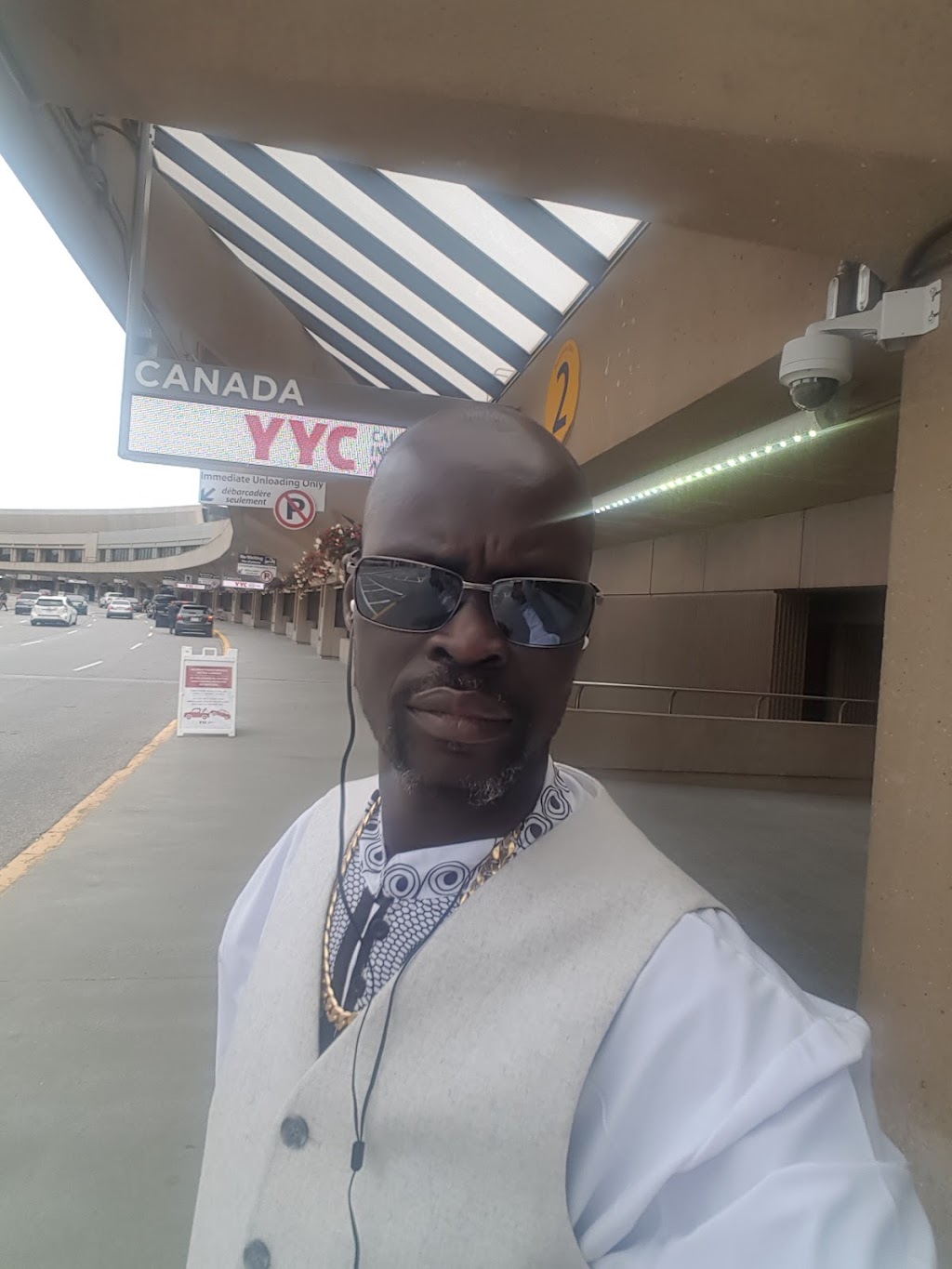 Calgary Airport (YYC) Visitor Information Centre | Arrivals Level, 2000 Airport Rd NE, Calgary, AB T2E 6W5, Canada | Phone: (403) 735-1234