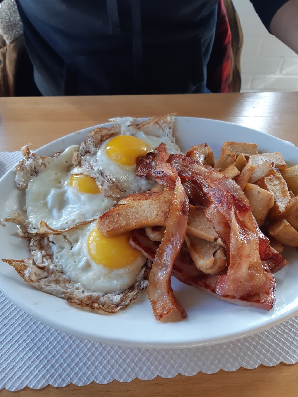 Little Garden Restaurant | 2786 Lancaster Rd, Ottawa, ON K1B 4S4, Canada | Phone: (613) 731-9000