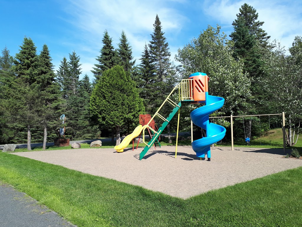 Parc thomas louis simard | 36-38 Chemin des Deux Lacs, Estérel, QC J0T 1E0, Canada