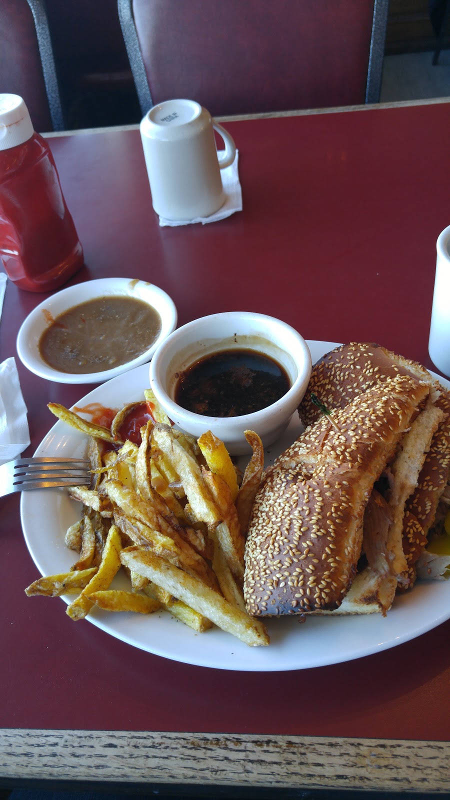New West Restaurant | 15025 111 Ave NW, Edmonton, AB T5M 2P8, Canada | Phone: (780) 483-8984