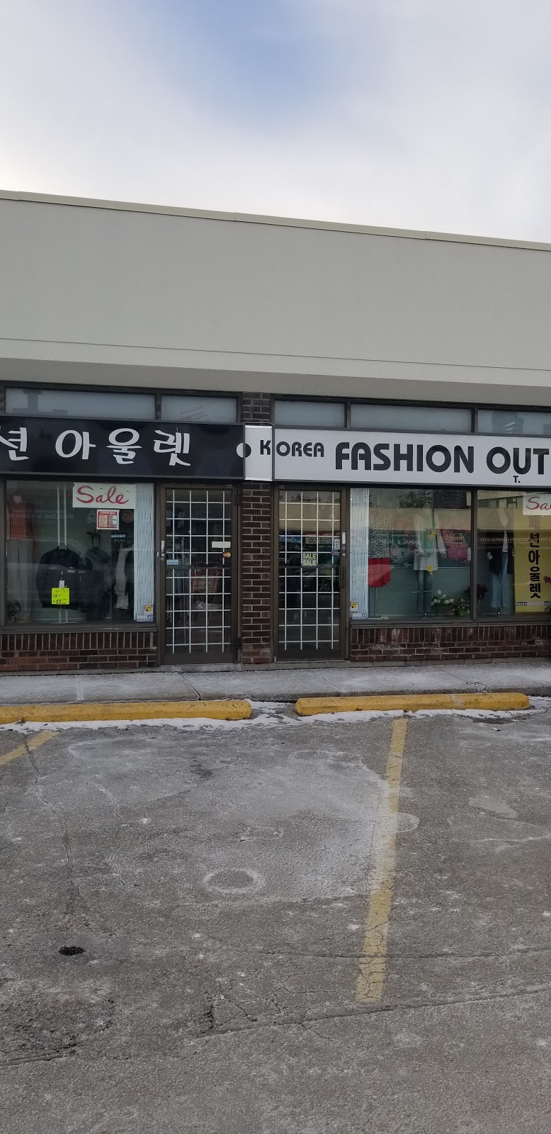 Korea Fashion Outlet Ltd | 180 Steeles Ave W, Thornhill, ON L4J 2L1, Canada | Phone: (905) 889-7828