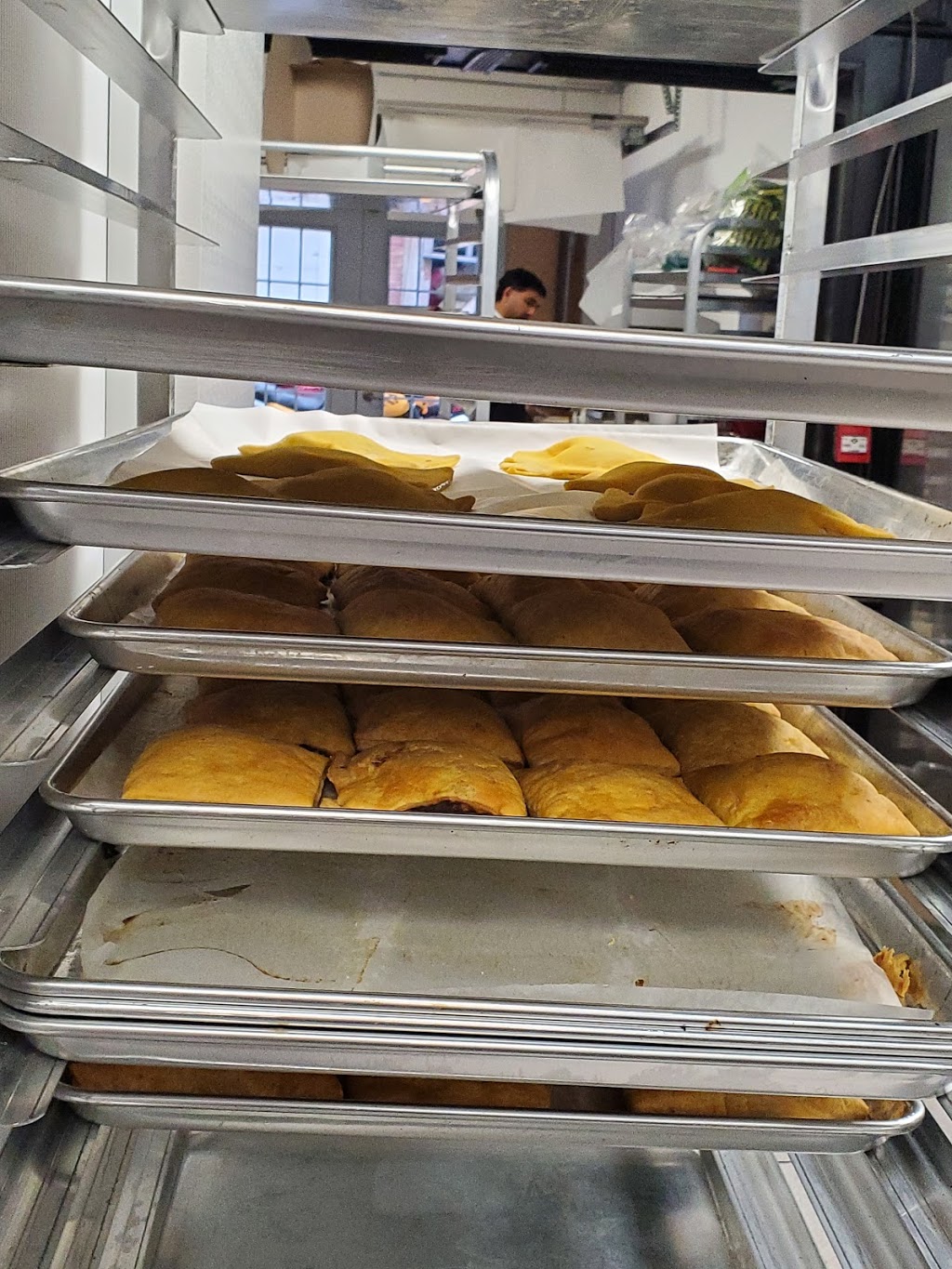 Fahmee Bakery | 584 Lansdowne Ave, Toronto, ON M6H 3Y6, Canada | Phone: (416) 588-2126
