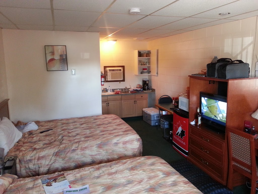 Foothills Motel | 1049 Waterton Ave, Pincher Creek, AB T0K 1W0, Canada | Phone: (403) 627-3341