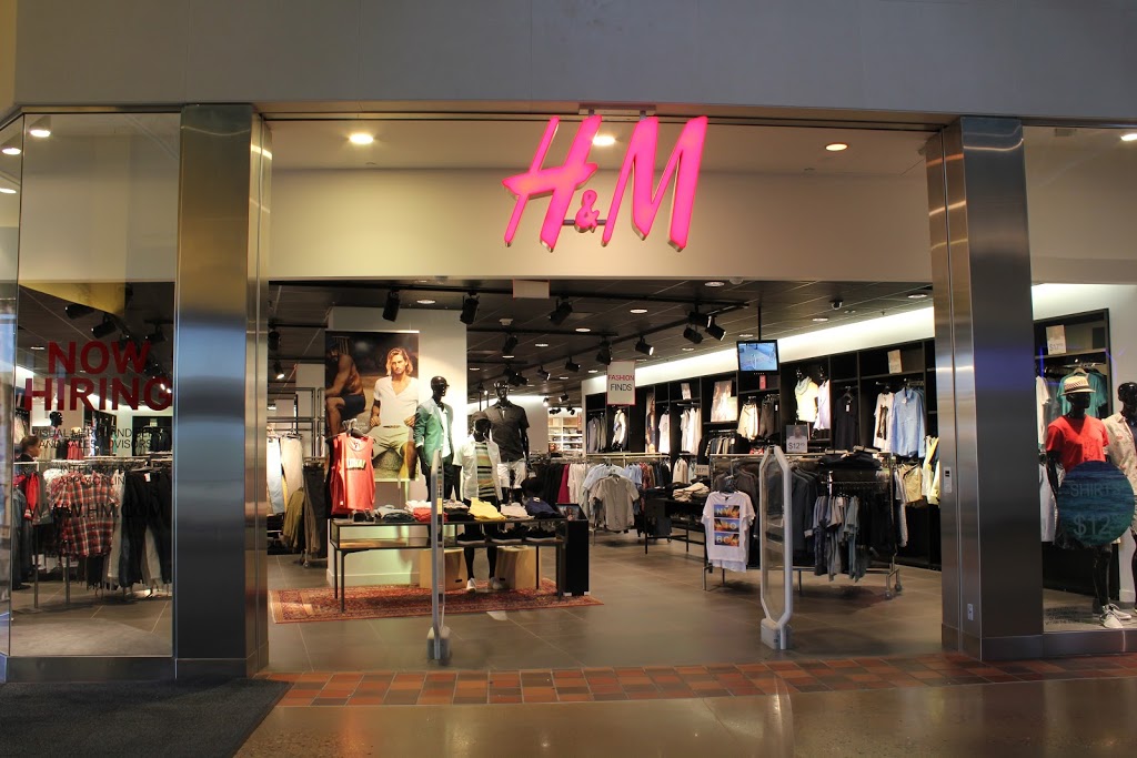 H&M | 261055 Crossiron Blvd, Rocky View No. 44, AB T4A 0G3, Canada | Phone: (855) 272-7007