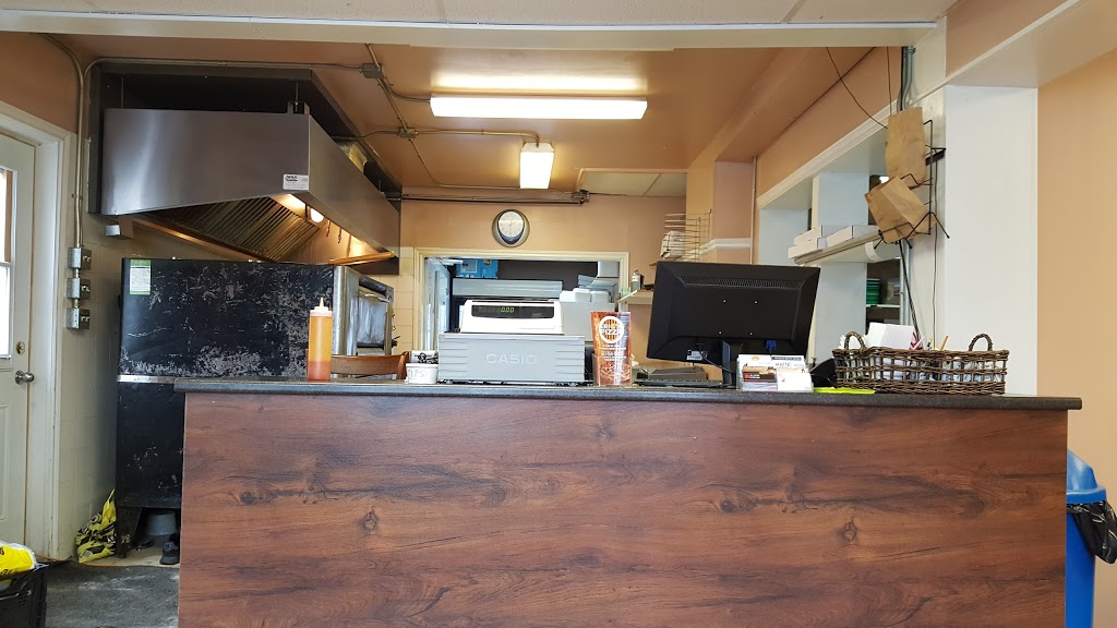 Erics Pizza | 659 St Isidore Rd, Casselman, ON K0A 1M0, Canada | Phone: (613) 764-0333