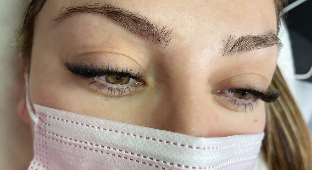 Lala lashes | 2 Orchard Heights Blvd #25, Aurora, ON L4G 6T5, Canada | Phone: (647) 982-0568
