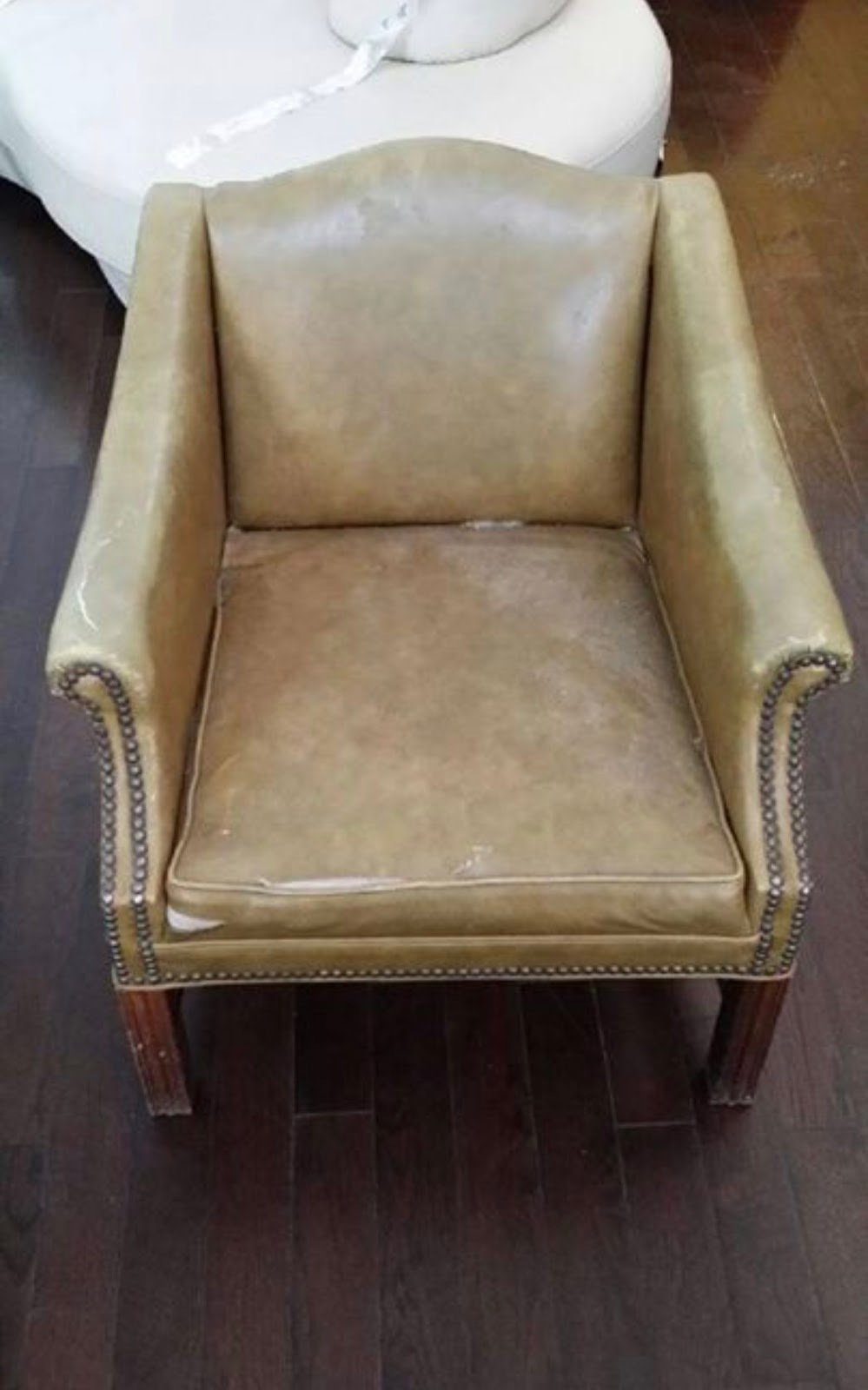 Worth Reupholstering | 1006 Theatre Rd, Gravenhurst, ON P1P 1R3, Canada | Phone: (705) 205-2777