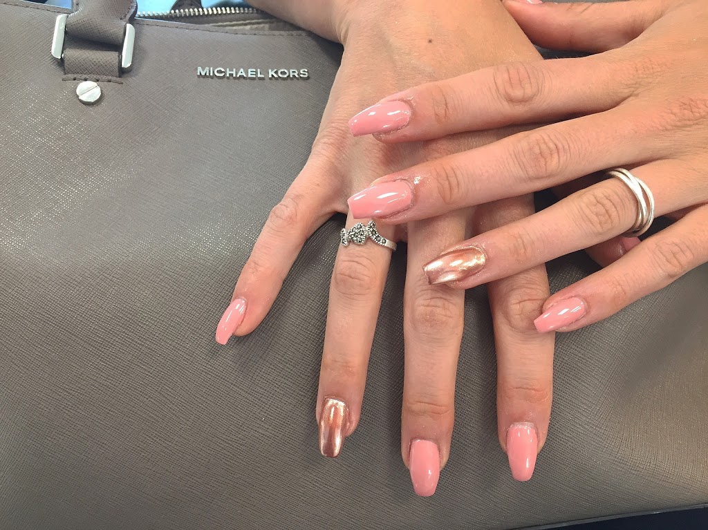 Fantasy Nails | 83 St Annes Rd, Winnipeg, MB R2M 2Y6, Canada | Phone: (204) 421-3631