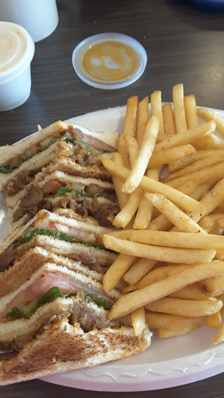 Rôtisserie Fusée | 1011 Avenue Saint-Louis, Plessisville, QC G6L 2M4, Canada | Phone: (819) 621-0444