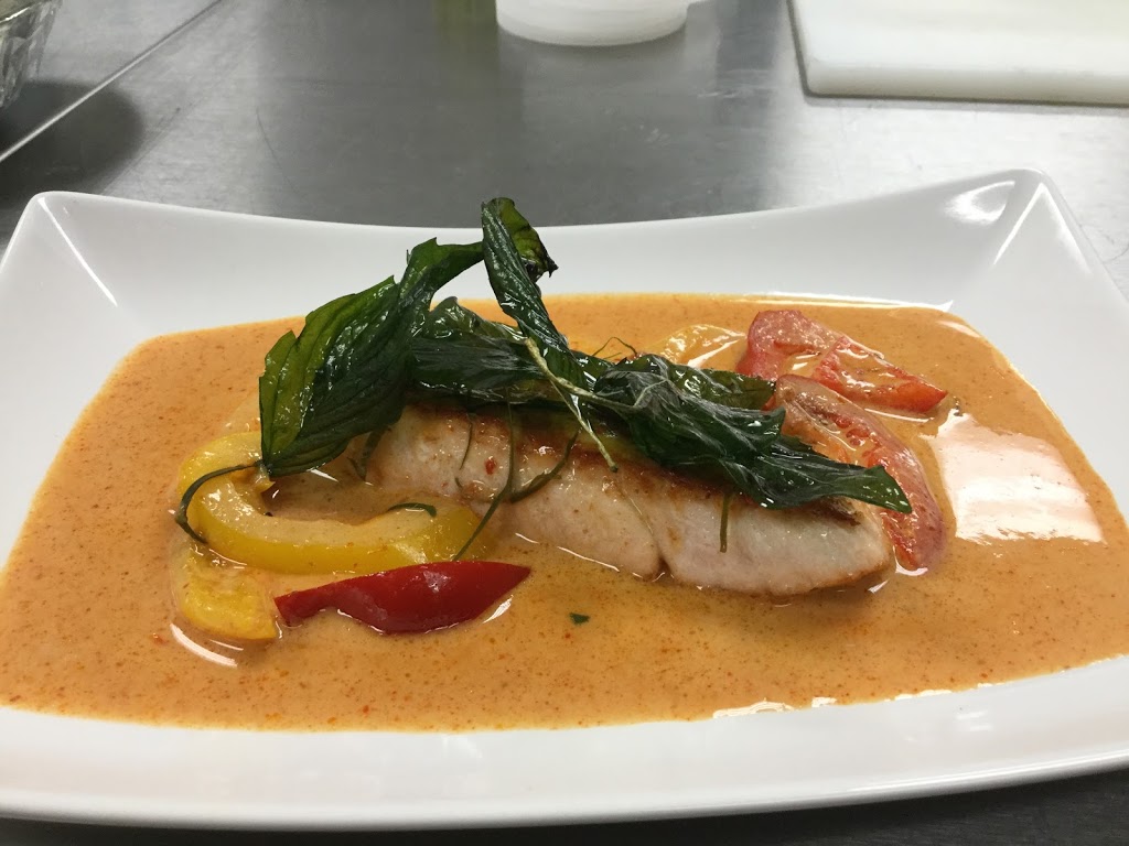 Mango Thai Restaurant | 2401G Millstream Rd #143, Victoria, BC V9B 3R5, Canada | Phone: (250) 590-9038